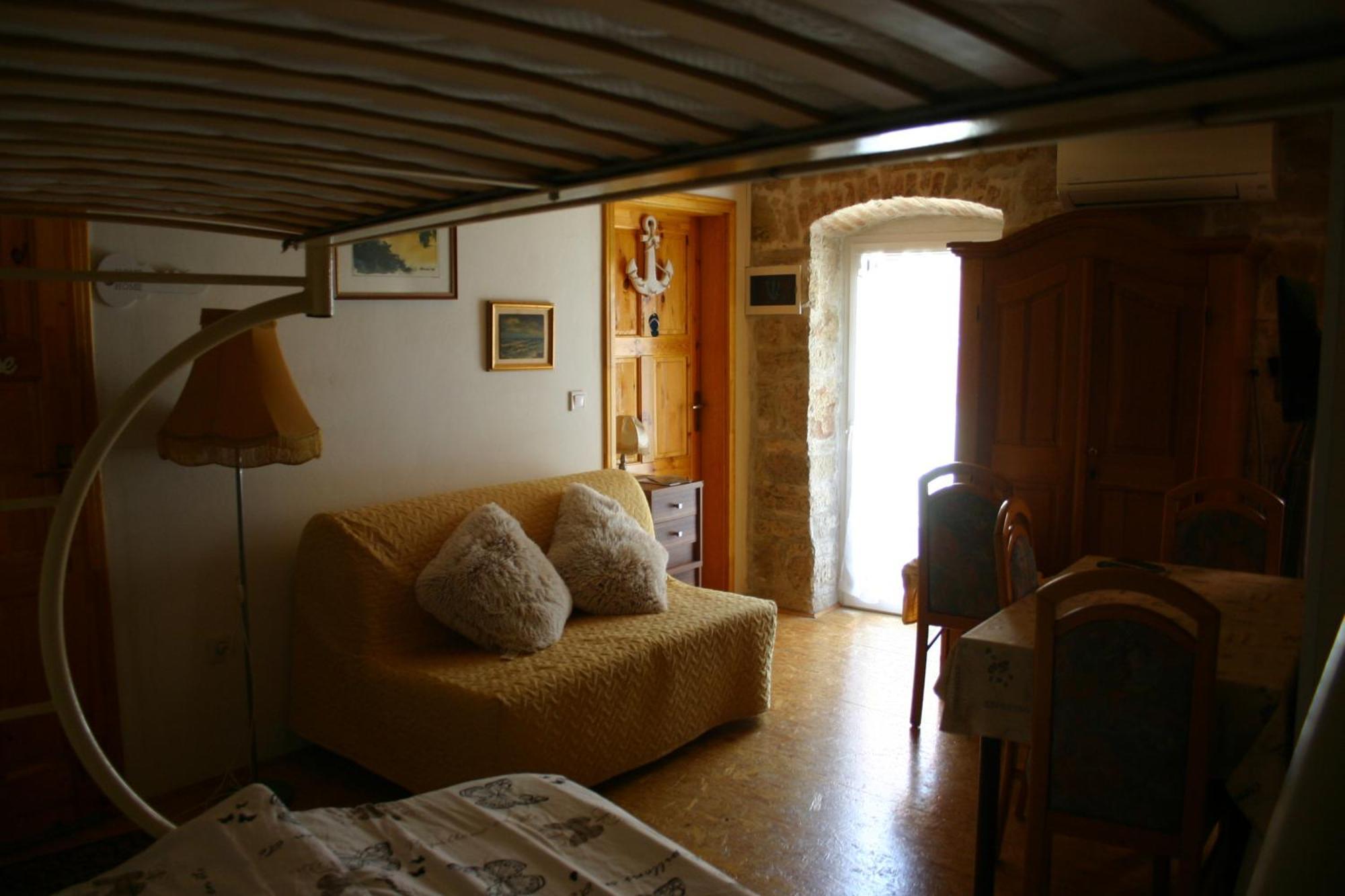 רוביני Studio Apartment La Maison De Catherine מראה חיצוני תמונה