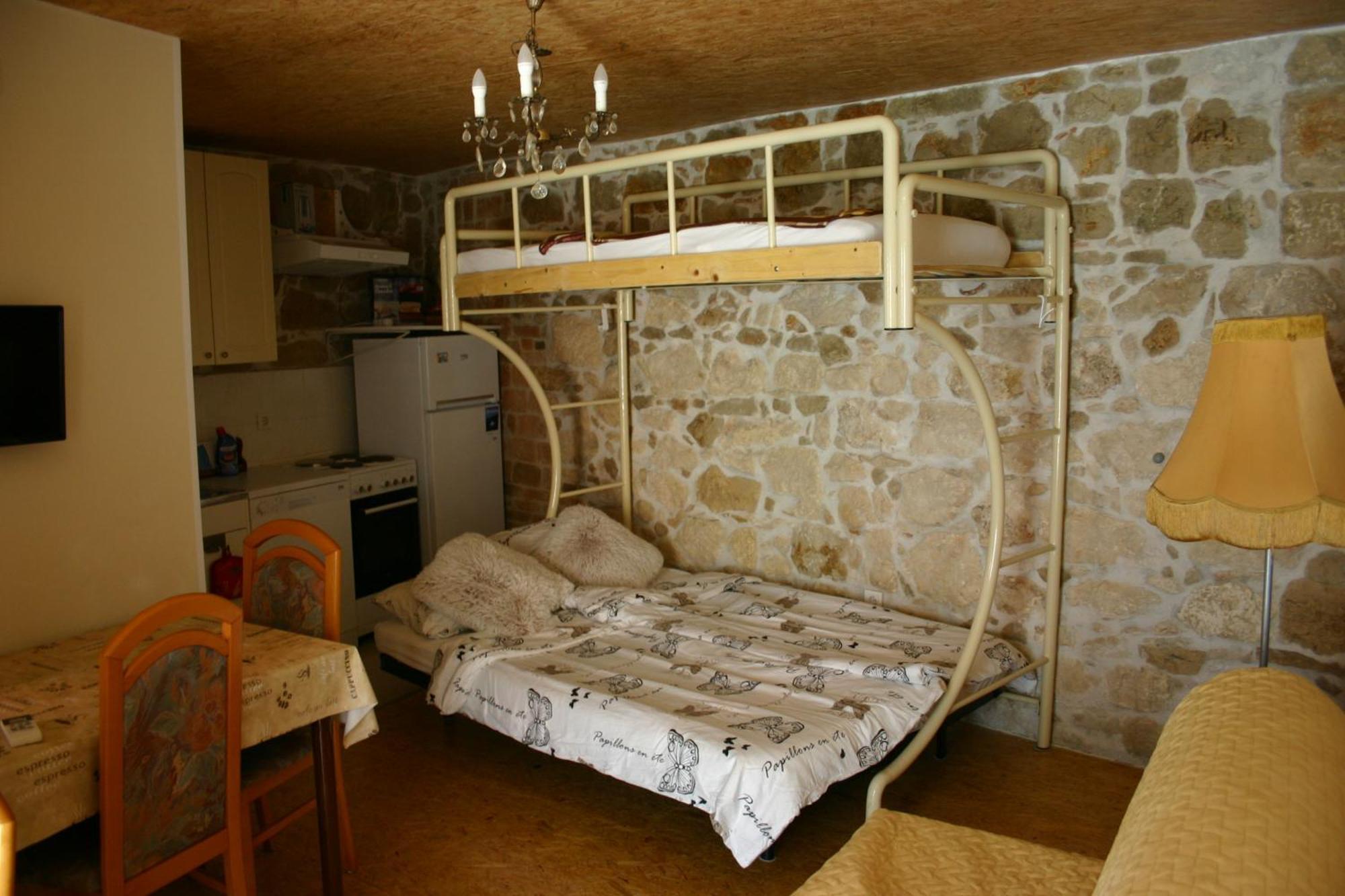 רוביני Studio Apartment La Maison De Catherine מראה חיצוני תמונה